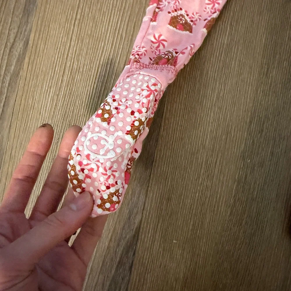 NWOT Kickee Pants Ruffle Pink Gingerbread House Footie with Grips 12-18m